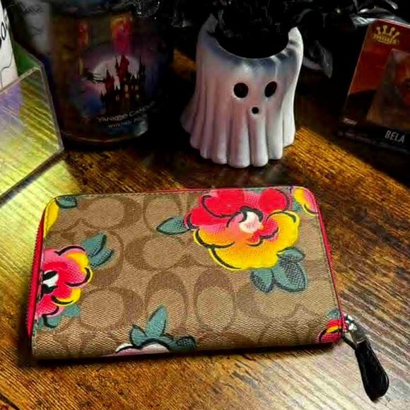 Coach Medium Zip Wallet  Signature Canvas W/ Vintage Rose Print NEW w/tag C5891 - Picture 2 of 7